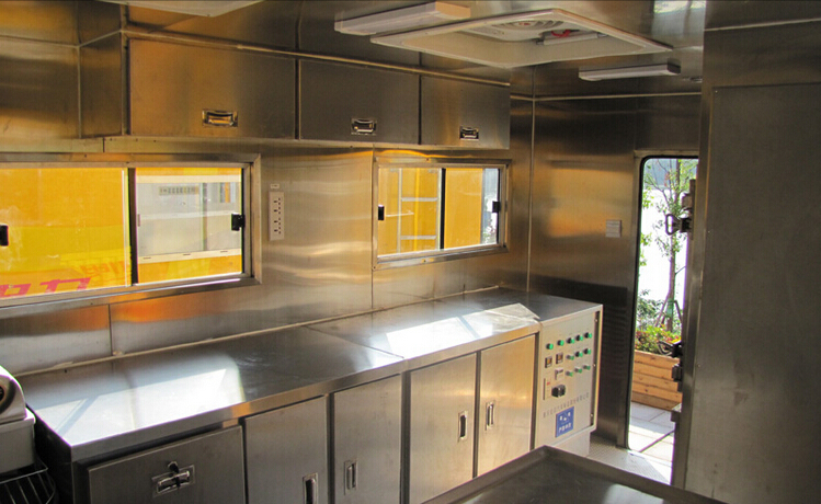 ISUZU emergency mobile kitchen vehicle