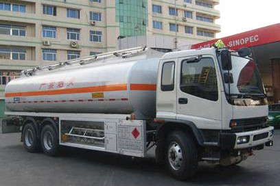 Customer made 20,000L fuel tanker truck Isuzu detail pictures