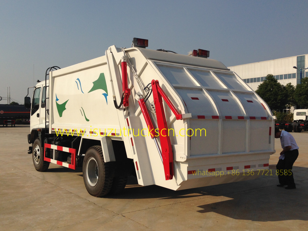 overview of Waste Compactor Truck Isuzu 12 CBM 