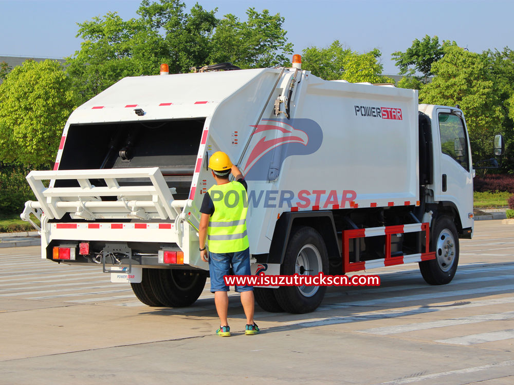 Camion compattatori di rifiuti Isuzu