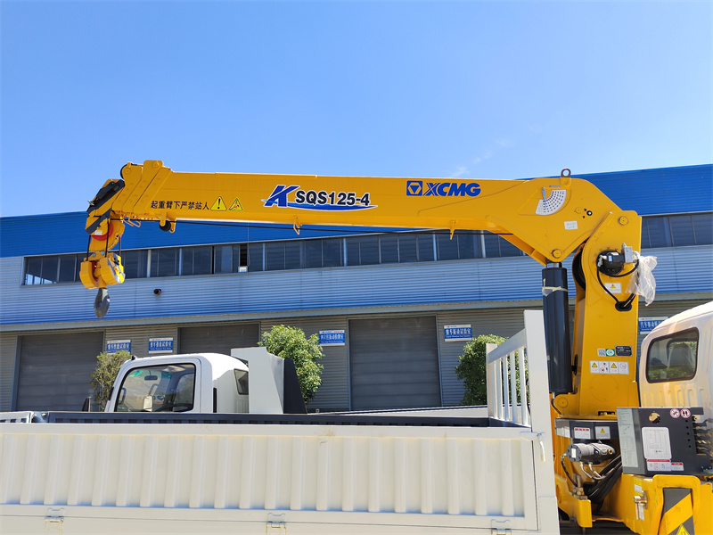 Isuzu NPR loader crane truck