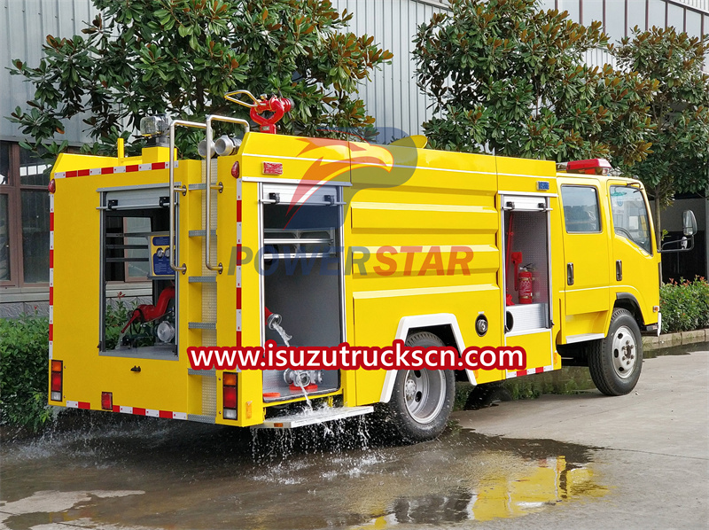 Camion dei pompieri Isuzu ELF