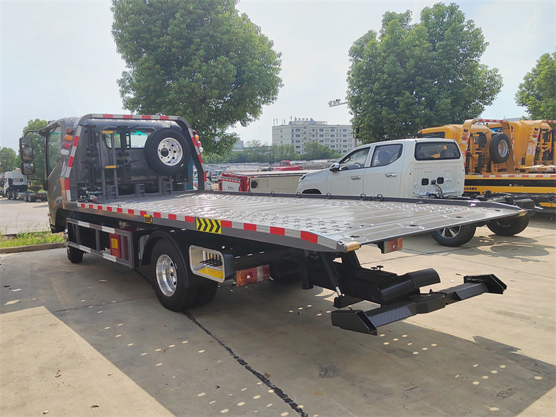 ISUZU NPR flatbed wrecker