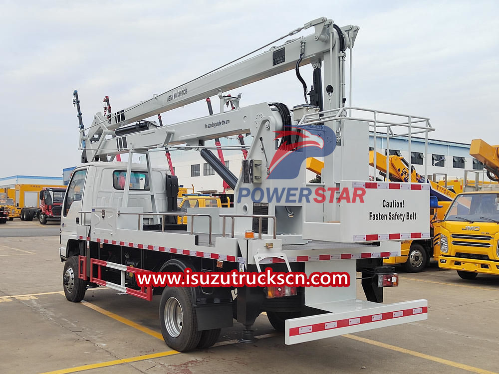 Camion con piattaforma aerea Isuzu