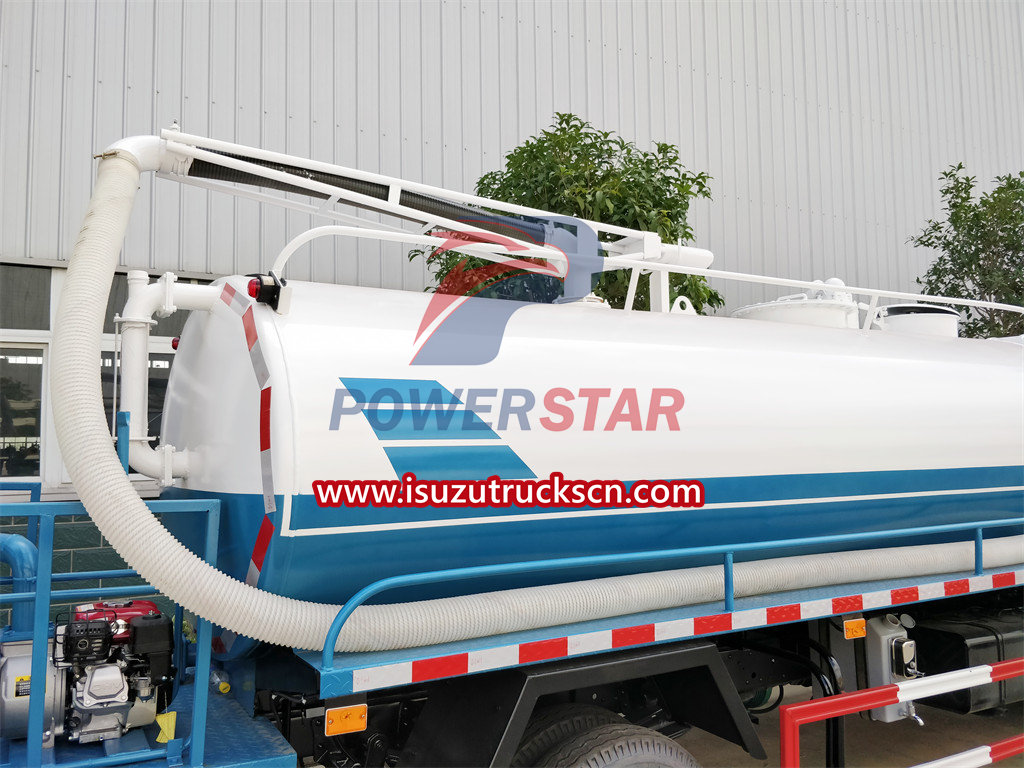 Isuzu vacuum sewage truck