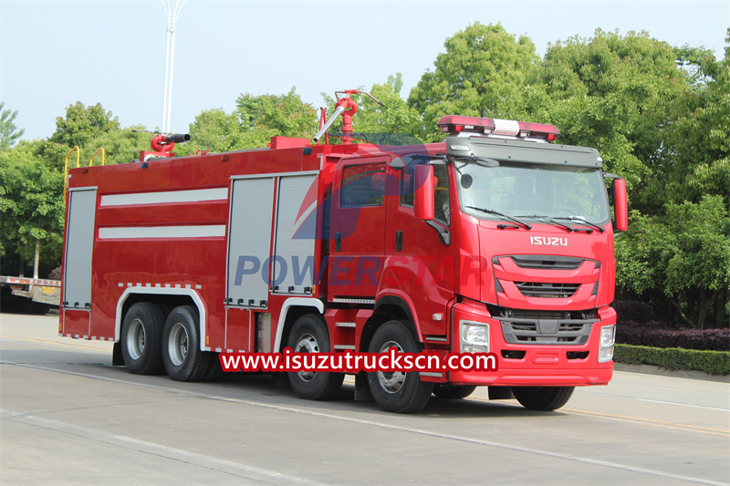 Isuzu Giga fire truck