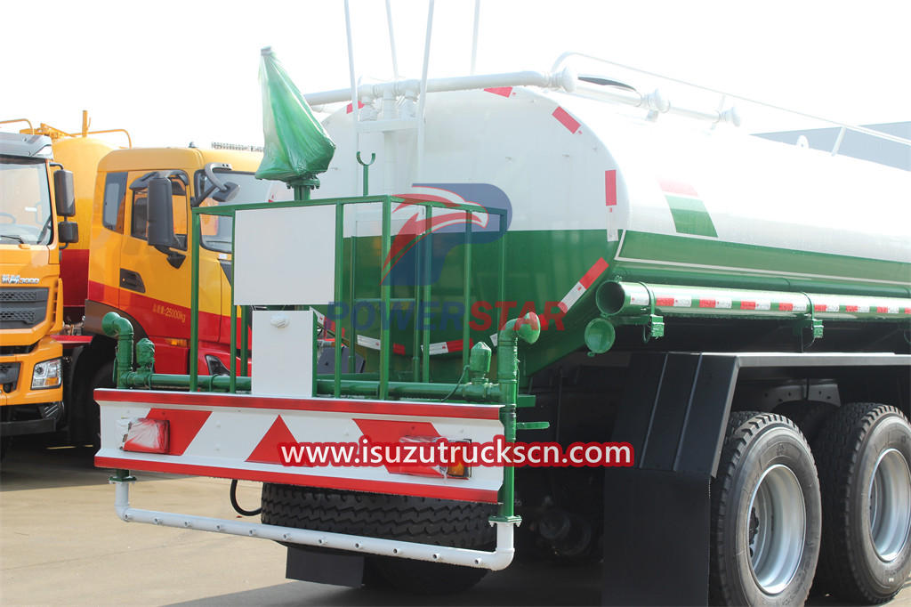 Isuzu Giga street washing water tank truck 