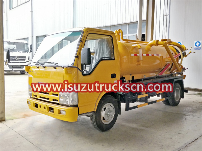 Isuzu mini vacuum tank truck