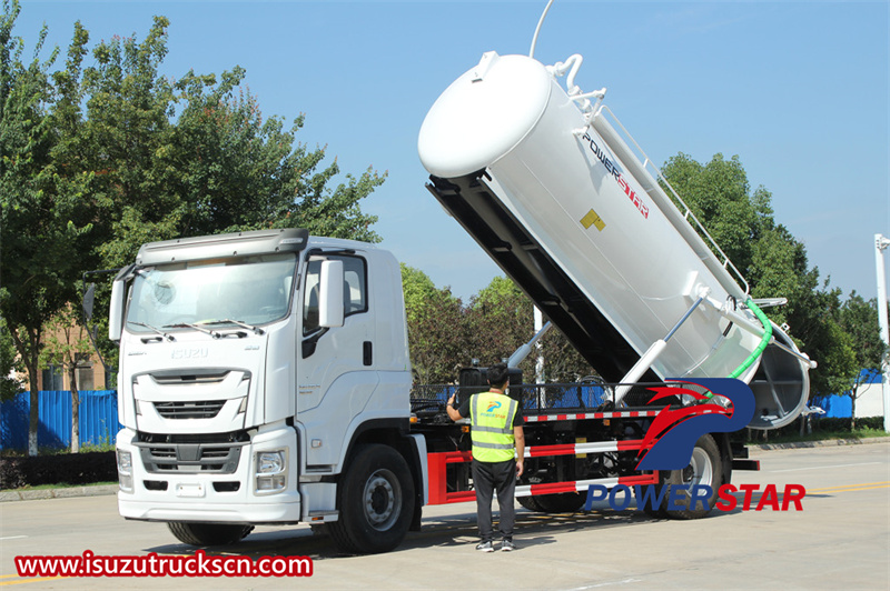 Isuzu VC61 cesspit emptier