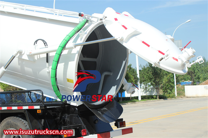 Isuzu GIGA septic suction truck