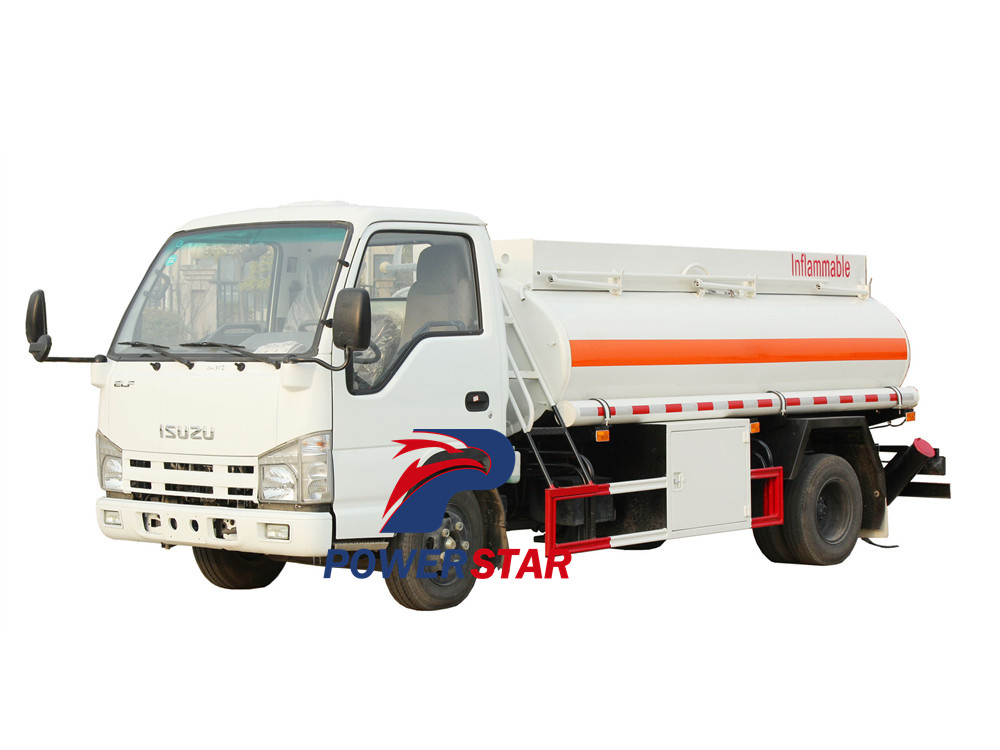 Camion cisterna da duello Isuzu ELF 3CBM