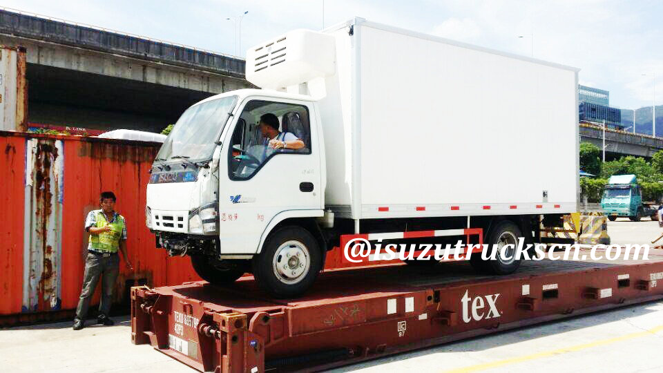 Consegna giapponese di furgone refrigerato per cibo/gelato Isuzu in Ruanda
    