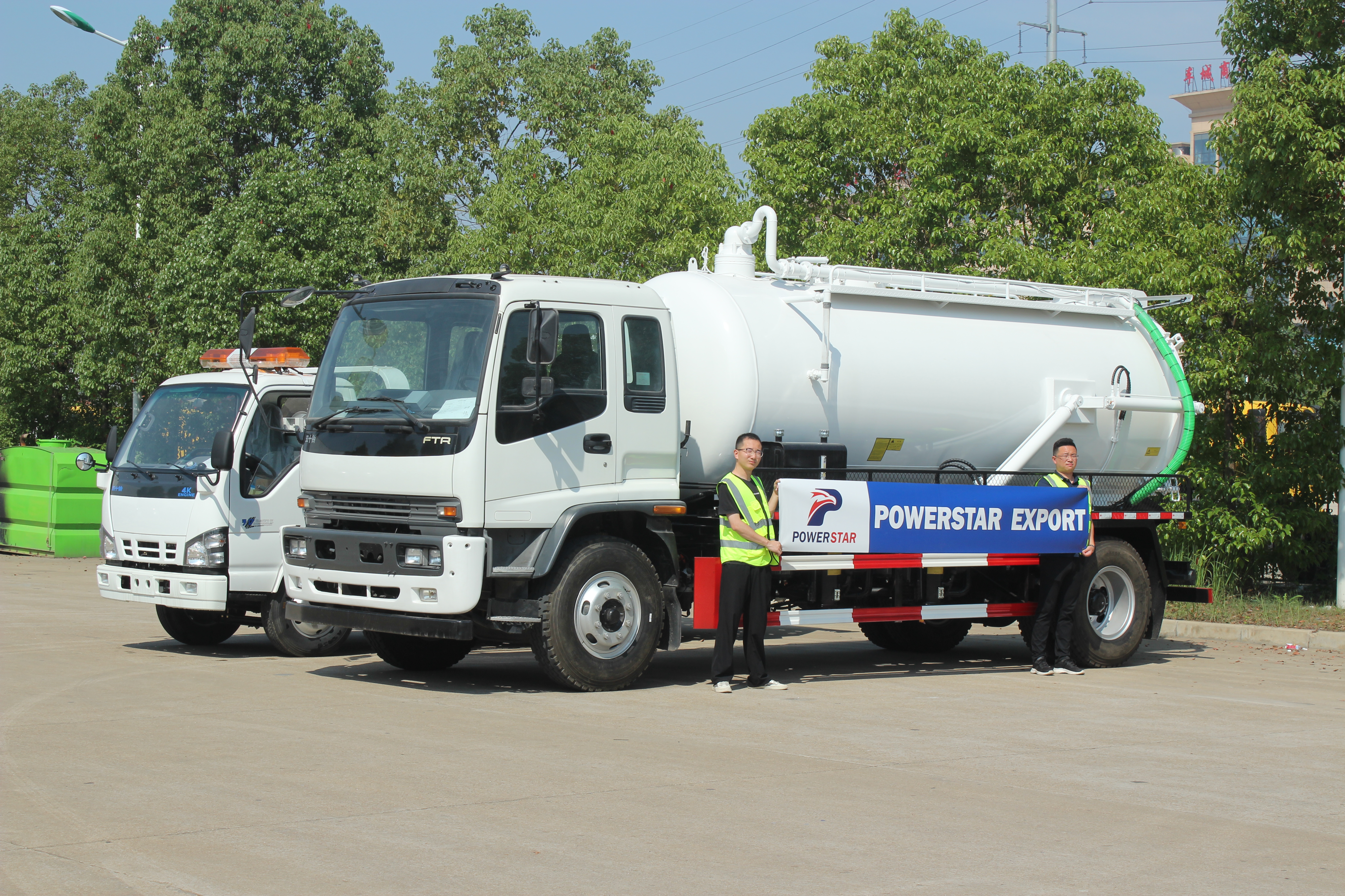 Filippine Isuzu FTR Vacuum Truck Isuzu Recovery Wrecker Truck
    