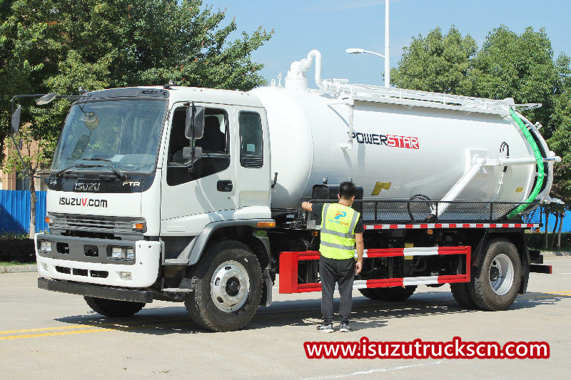 Autocisterna per acque luride ISUZU FTR 10 CBM Motore 4HK1-TC con 205 CV
    