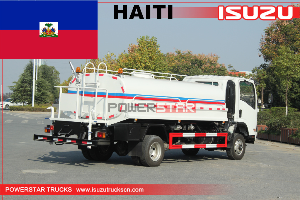 HAITI - 2 unità ISUZU 4x4 4WD camion con irrigatore per acqua potabile
    