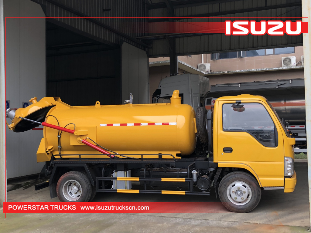 Nuovissimo camion di aspirazione delle acque reflue ISUZU da 4.000 litri (autocisterna sottovuoto) in vendita
    