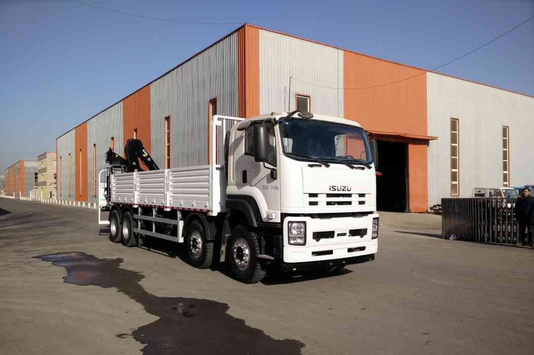 VC46 6UZ1-TCG40 ISUZU camion pesante da 16 tonnellate con gru, camion con gru
    