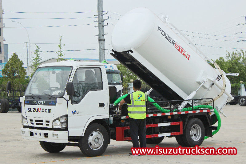 Manuale operativo del camion aspirante Isuzu, nuovo camion per acque luride Isuzu da 6000 litri.
    