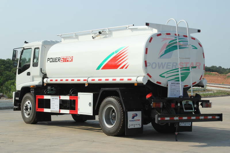 Etiopia Isuzu FTR camion bowser carburante 12000L
    