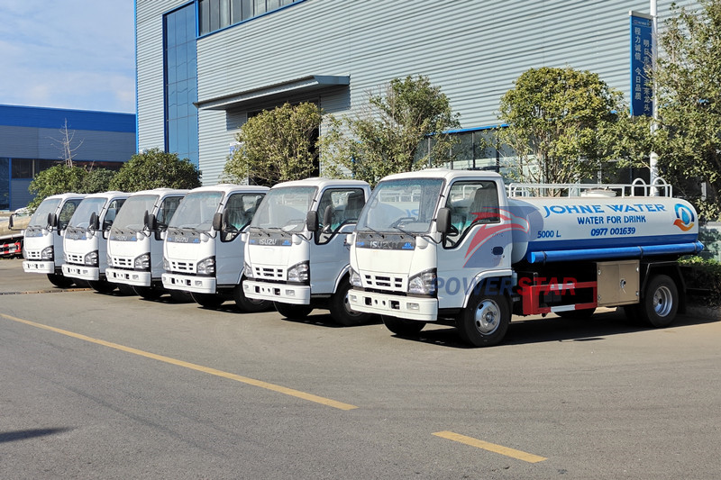 Camion Isuzu Water Bowser per il Ghana
    