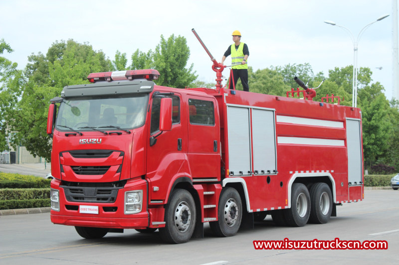 Autopompa antincendio a polvere secca Isuzu Giga Foam del Giappone
    